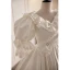 Vintage / Retro Audrey Hepburn Style Ivory Pearl Rhinestone Wedding Dresses 2023 Ball Gown Satin Ruffle V-Neck Bow Short Sleeve Backless Floor-Length / Long Wedding