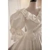 Vintage / Retro Audrey Hepburn Style Ivory Pearl Rhinestone Wedding Dresses 2023 Ball Gown Satin Ruffle V-Neck Bow Short Sleeve Backless Floor-Length / Long Wedding