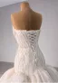 Haut de Gamme Blanche Fait main Perlage Paillettes Trompette / Sirène Robe De Mariée 2024 Bustier Sans Manches Dos Nu Tribunal Train Mariage