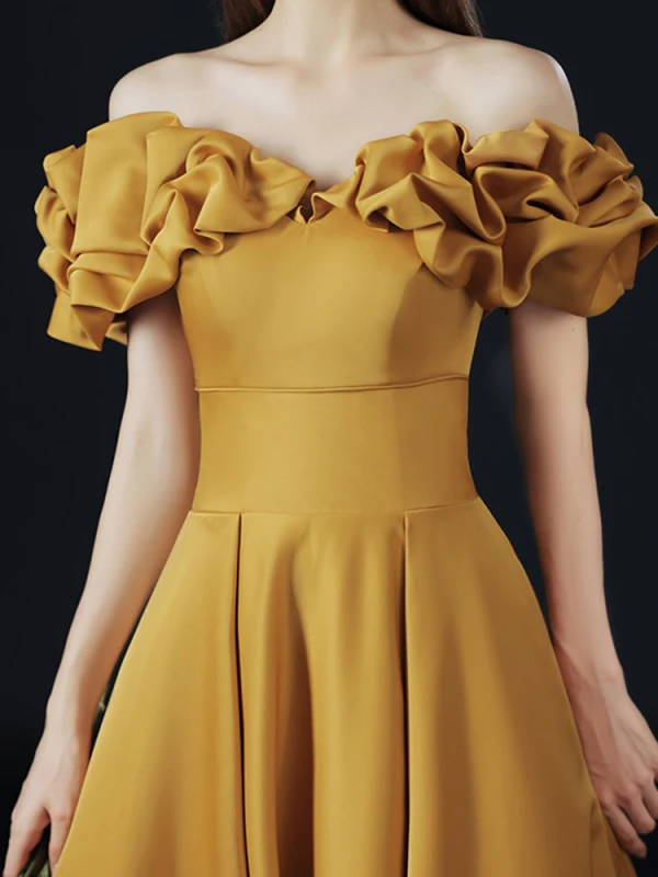 Vintage / Retro Yellow Prom Dresses 2021 A-Line / Princess Off-The-Shoulder Ruffle Short Sleeve Solid Color Satin Engagement Formal Dresses Sweep Train