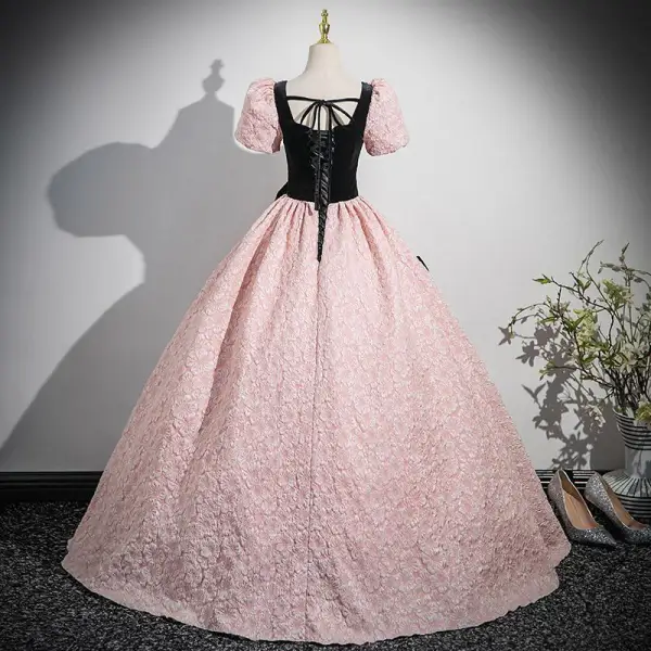Eleganckie Rumieniąc Różowy Rhinestone Kokarda Sukienki Na Bal 2025 Suknia Balowa Kwadratowy Dekolt Kótkie Rękawy Bez Pleców Długie Bal Sukienki Wizytowe