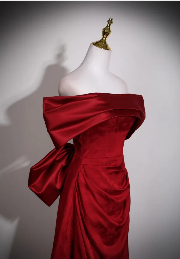 Elegant Burgundy Satin Prom Dresses 2025 A-Line / Princess Off-The-Shoulder Short Sleeve Backless Bow Sweep Train Formal Dresses