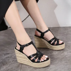 Romersk Sommar Svarta Fläta Sandaler Dam 2022 Gatukläder T Rem 10 Cm Kilklackar Peep Toe Sandaler