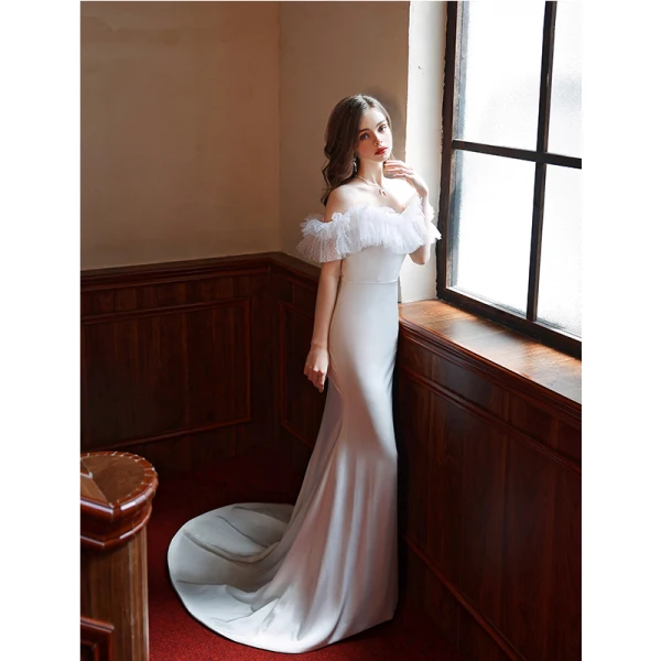 Sexy Ivoire Satin Robe De Soirée 2022 Trompette / Sirène Volants De l'épaule Soirée Manches Courtes Dos Nu Train De Balayage Robe De Ceremonie
