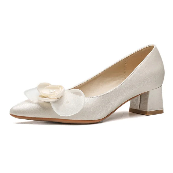Elegante Ivory / Creme Ball Applikationen Pumps 2023 Satin 5 cm Thick Heels Spitzschuh Pumps Hochhackige