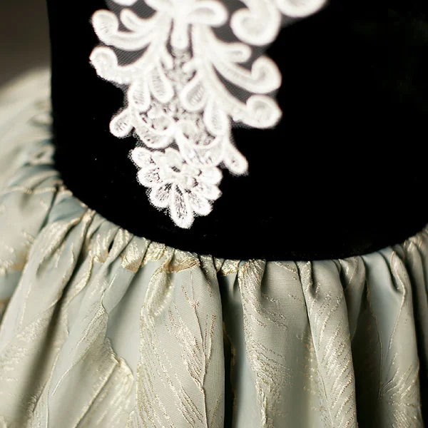 Élégant Noire En Dentelle Fleur Robe Ceremonie Fille 2022 Robe Boule Encolure Dégagée Gonflée Manches Courtes Longue Promo Robe Ceremonie Fille