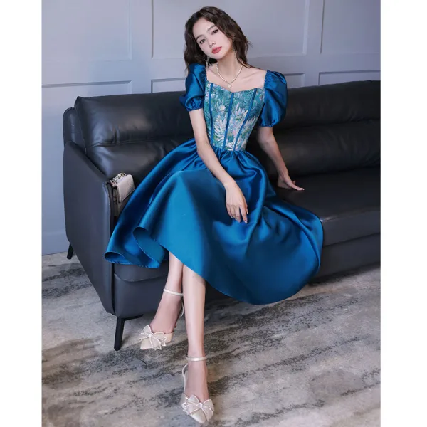 Chic / Belle Océan Bleu de retour Robe De Graduation 2022 Satin Princesse Encolure Carrée Manches Courtes Dos Nu Thé Longueur Robe De Ceremonie
