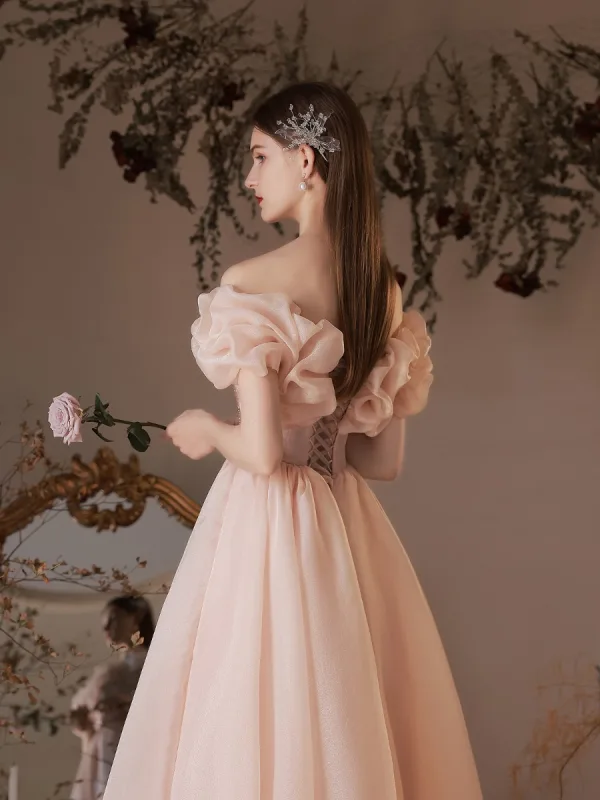 Lovely Blushing Pink Prom Dresses 2022 A-Line / Princess Ruffle Off-The-Shoulder Beading Short Sleeve Backless Floor-Length / Long Prom Formal Dresses