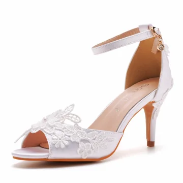 Chic Beautiful White Lace Flower Summer Wedding Shoes 2023 Ankle Strap 7 Cm Stiletto Heels Open Peep Toe Wedding Sandals High Heels