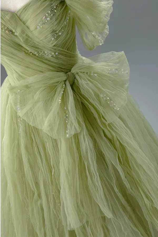 Chic / Beautiful Sage Green Beading Bow Prom Dresses 2026 A-Line / Princess Off-The-Shoulder Short Sleeve Backless Sweep Train Formal Dresses