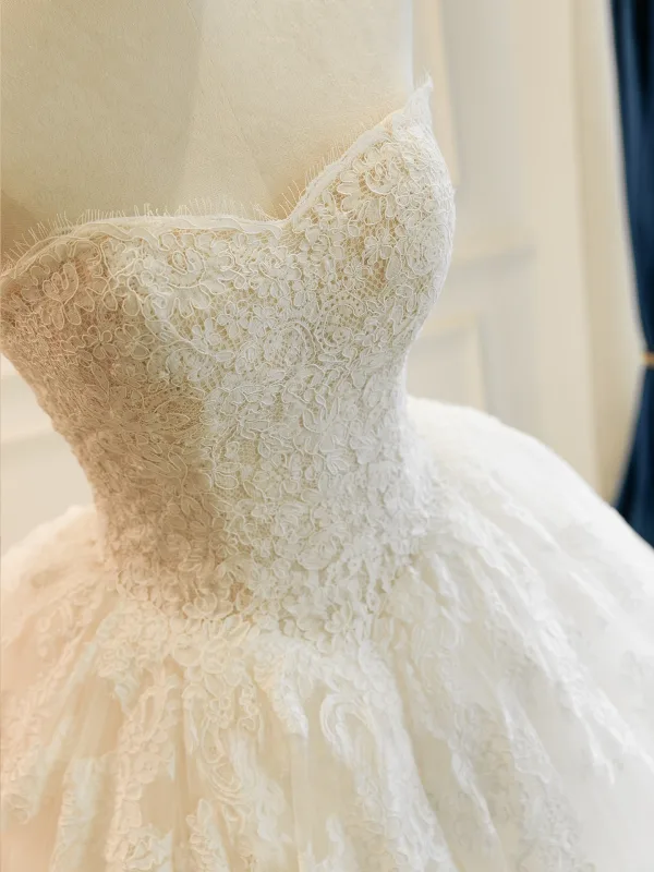 Elegant White Lace Flower Ball Gown Wedding Dresses 2026 Strapless Sleeveless Backless Floor-Length / Long Wedding