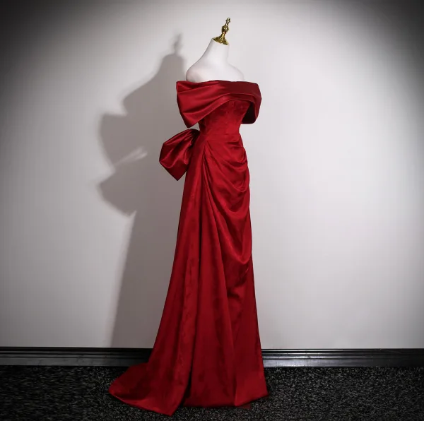 Elegant Burgundy Satin Prom Dresses 2025 A-Line / Princess Off-The-Shoulder Short Sleeve Backless Bow Sweep Train Formal Dresses