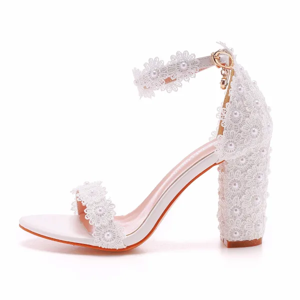 Sexy Blanche Été Perle En Dentelle Fleur Chaussure De Mariée 2022 7 cm Talons Aiguilles Peep Toes / Bout Ouvert Mariage Sandales Talons Hauts