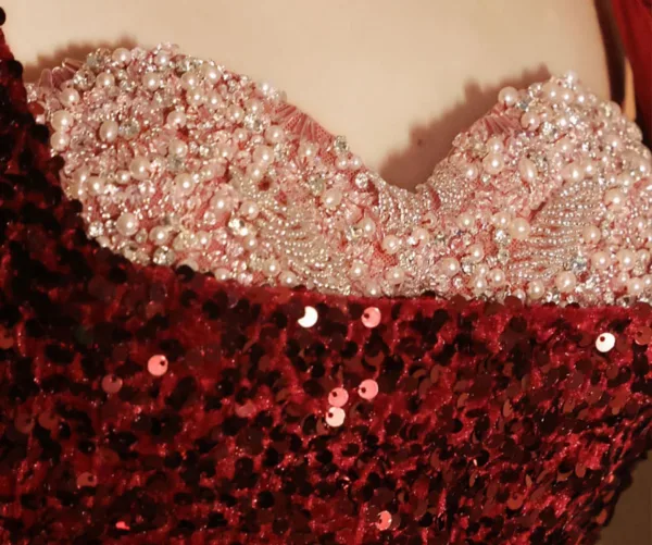Scintillantes Bordeaux Perlage Paillettes Robe De Soirée 2024 Trompette / Sirène Bretelles Spaghetti Sans Manches Dos Nu Train De Balayage Soirée Robe De Ceremonie