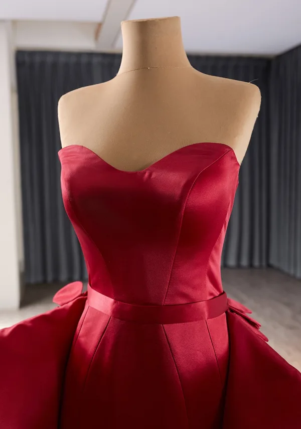 Unusual High-end Burgundy Satin Prom Dresses 2024 Trumpet / Mermaid Strapless Backless Court Train Prom Cap Sleeves Formal Dresses