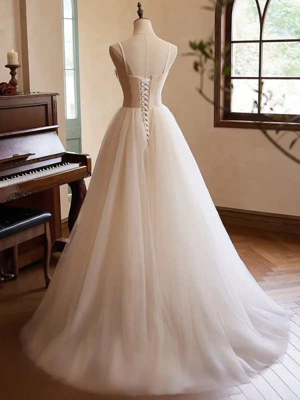 Schöne Champagner Perlenstickerei Perle Spitze Blumen Ballkleider 2024 Ballkleid Spaghettiträger Ärmellos Rückenfreies Schleife Stoffgürtel Sweep / Pinsel Zug