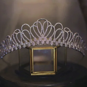 Charmant Zilveren Rhinestone Huwelijk Tiara 2022 Zirkonium Bruids Haaraccessoires