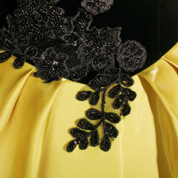 Vintage / Retro Yellow Lace Flower Prom Dresses 2025 Ball Gown Off-The-Shoulder Short Sleeve Backless Floor-Length / Long Prom Formal Dresses