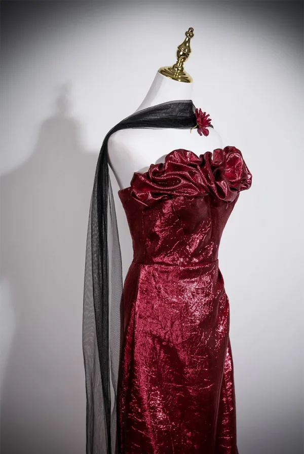 Sexy Bordeaux Paillettes Robe De Soirée 2025 Trompette / Sirène Volants Bustier Sans Manches Dos Nu Train De Balayage Robe De Ceremonie