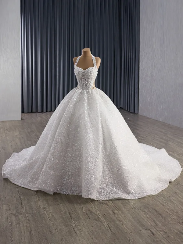 Glitzernden Luxus / Herrlich Weiß Handgefertigt Perlenstickerei Perle Pailletten Brautkleider / Hochzeitskleider 2025 Ballkleid Neckholder Ärmellos Rückenfreies Kapelle-Schleppe