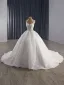 Glitzernden Luxus / Herrlich Weiß Handgefertigt Perlenstickerei Perle Pailletten Brautkleider / Hochzeitskleider 2025 Ballkleid Neckholder Ärmellos Rückenfreies Kapelle-Schleppe