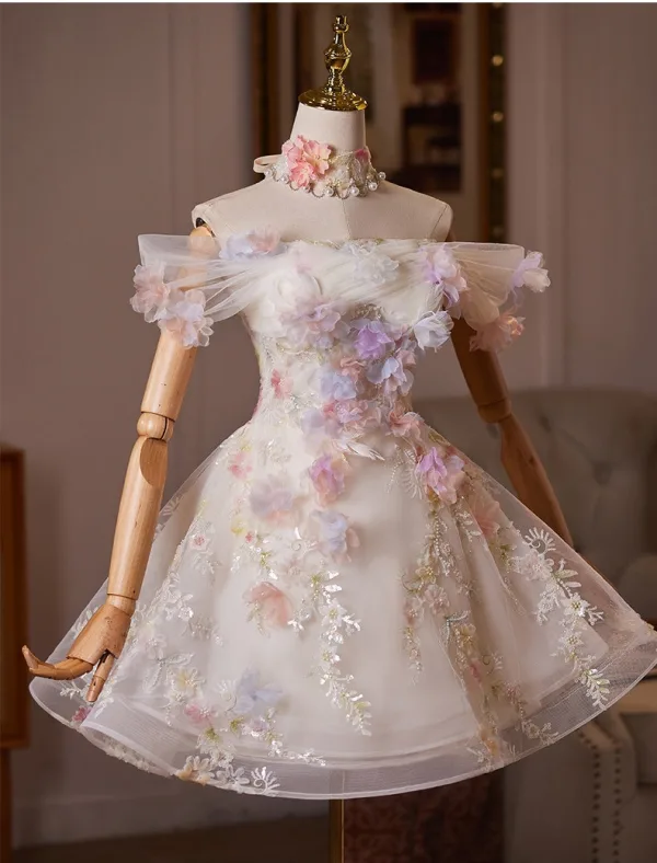 Zauberhaft Champagner Applikationen Perlenstickerei Kurze Ballkleider 2026 Ballkleid Off Shoulder Kurze Ärmel Rückenfreies Tülle Festliche Kleider