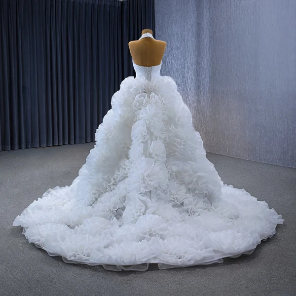 High End Sexy Weiß Fallende Rüsche Brautkleider / Hochzeitskleider 2023 Ballkleid Neckholder Ärmellos Rückenfreies Hof-Schleppe Hochzeit