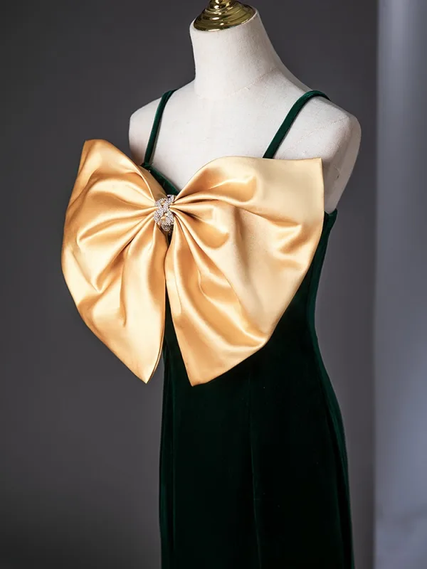 Elegant Dark Green Velvet Prom Dresses 2024 Trumpet / Mermaid Spaghetti Straps Bow Sleeveless Backless Sweep Train Prom Formal Dresses