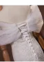 Schlicht Weiß Spitze Brautkleider / Hochzeitskleider 2024 Meerjungfrau Off Shoulder Kurze Ärmel Rückenfreies Sweep / Pinsel Zug Hochzeit