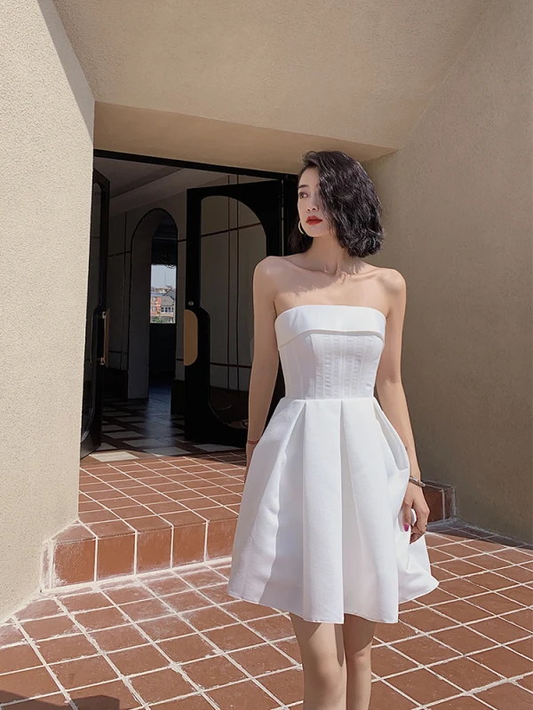 Sexy Ivory Party Dresses Cocktail Party 2022 A-Line / Princess Strapless Sleeveless Backless Knee-Length Formal Dresses