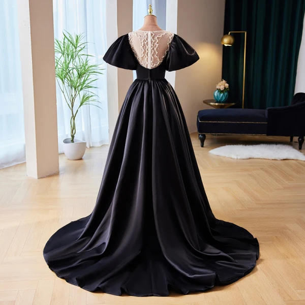 Vintage / Retro Black Satin Prom Dresses 2023 Ball Gown Scoop Neck Beading Pearl Puffy Short Sleeve Sweep Train Prom Formal Dresses