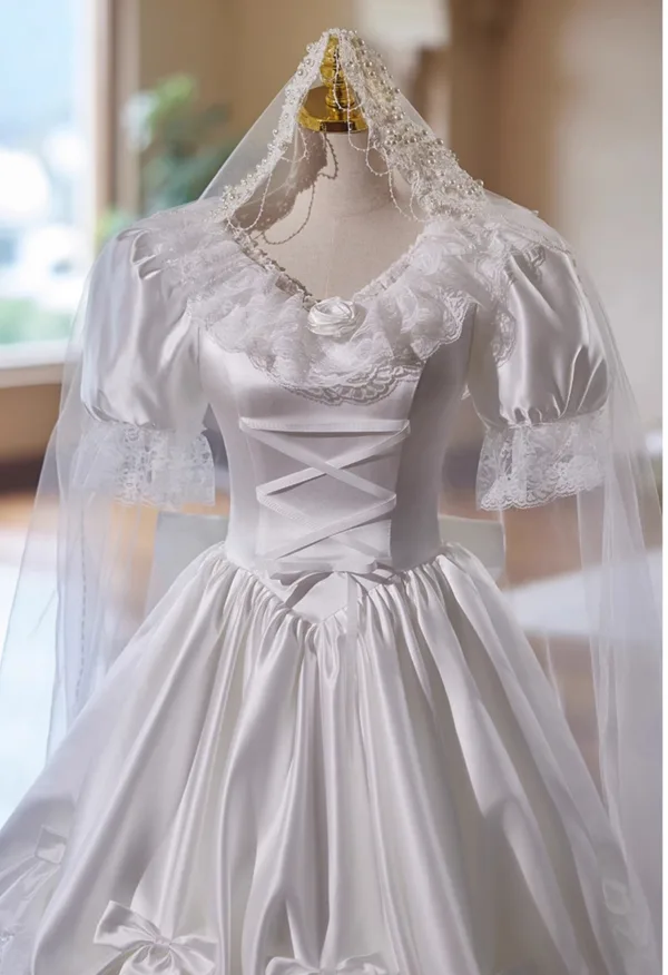 Medieval Vintage / Retro White Bow Lace Flower Satin Wedding Dresses 2025 A-Line / Princess V-Neck Short Sleeve Backless Floor-Length / Long Wedding