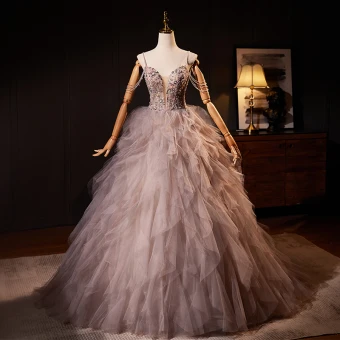 Haut De Gamme Gris Perlage Perle Paillettes Volants En Cascade Robe De Bal 2024 Robe Boule Bretelles Spaghetti Sans Manches Dos Nu Longue Promo Robe De Ceremonie