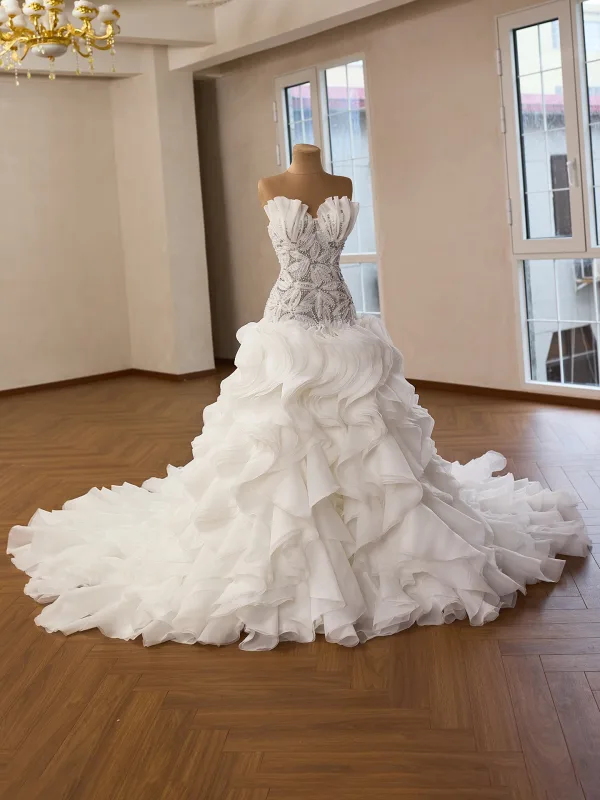 Luxe Blanche Paillettes Perle Faux Diamant Volants Robe De Mariée 2026 Trompette / Sirène Bustier Sans Manches Dos Nu Chapel Train