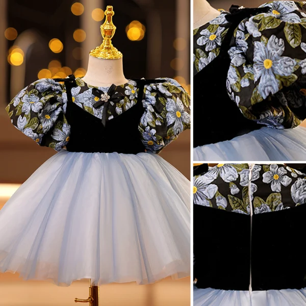 Chic / Belle Bleu Ciel Impression Courte Robe Ceremonie Fille 2022 Robe Boule Encolure Dégagée Gonflée Manches Courtes Faux Diamant Perle Promo Robe Ceremonie Fille