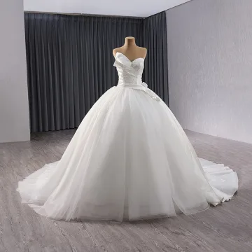 Schlicht Weiß Perlenstickerei Pailletten Satin Brautkleider Hochzeitskleider 2024 Ballkleid Bandeau Ärmellos Rückenfreies Königliche Schleppe Hochzeit