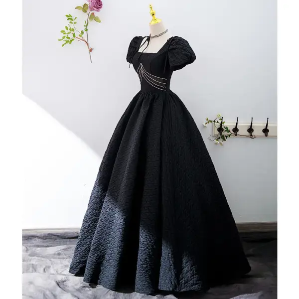 Audrey Hepburn Style Black Prom Dresses 2022 Ball Gown Square Neckline Puffy Short Sleeve Backless Floor-Length / Long Prom Formal Dresses