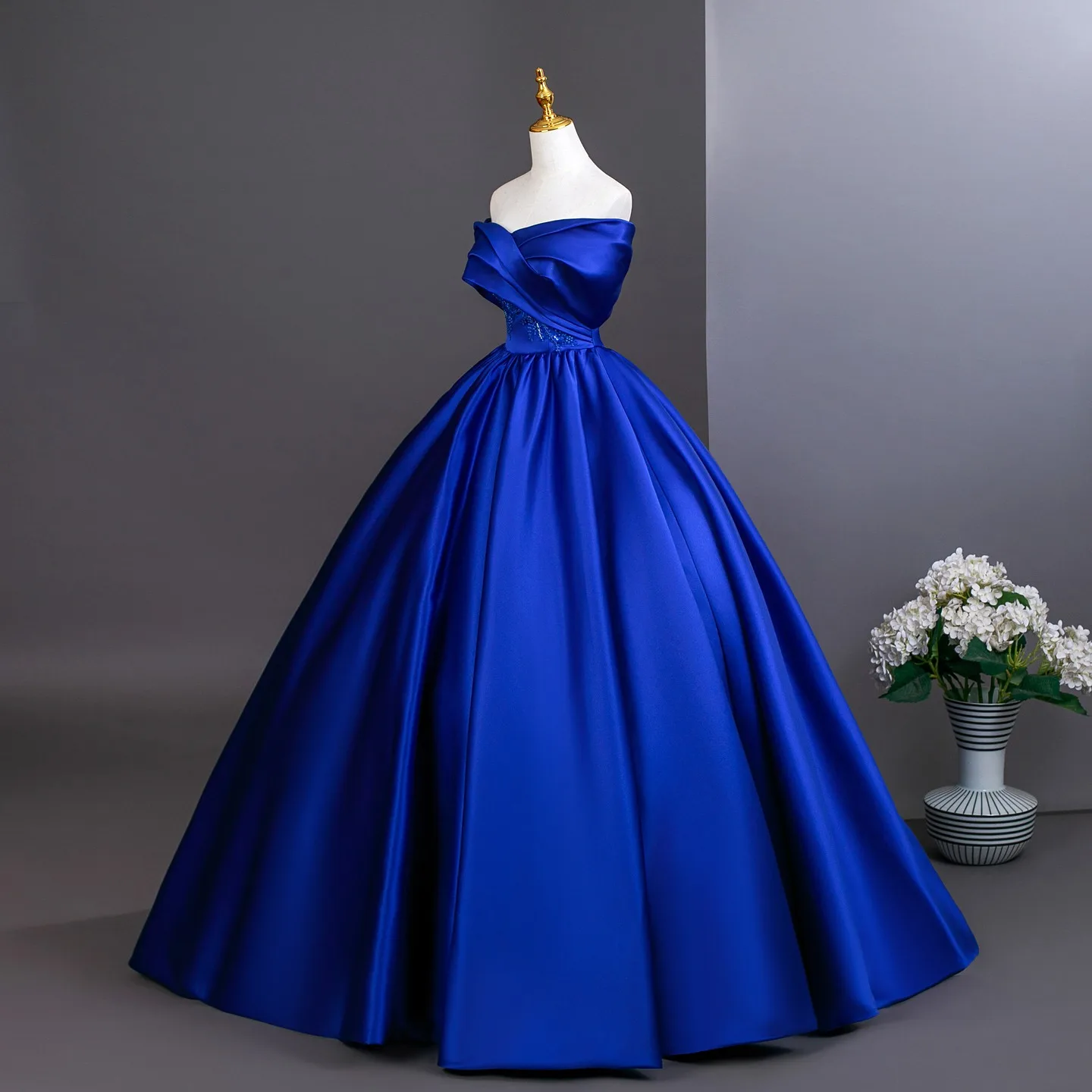 Vintage Retro Royal Blue Beading Lace Flower Prom Dresses 2025 Ball Gown Strapless Long