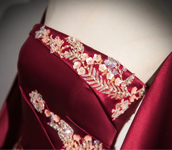 Chinese style Burgundy Beading Sequins Embroidered Satin Prom Dresses 2024 Ball Gown Strapless Removable sleeves Backless Floor-Length / Long Prom Formal Dresses