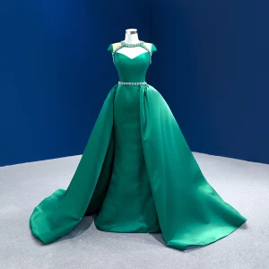 High End Vintage Mørk Grønn Satin Ballkjoler 2022 Trompet Havfrue Scoop Halsen Uten Ermer Ryggløse Rhinestone Sash Domstol Tog Ball Formelle Kjoler