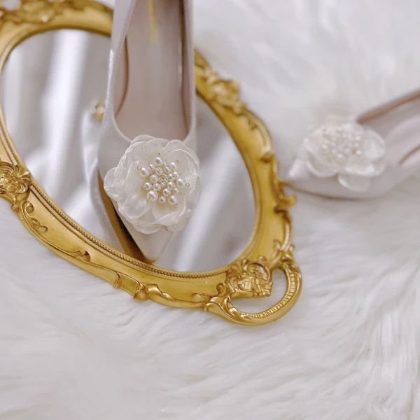 Elegant Champagne Pearl Appliques Wedding Shoes 2024 8 cm Stiletto Heels Pointed Toe Pumps High Heels