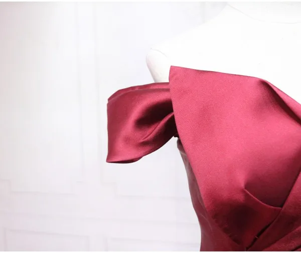 Elegant Burgundy Prom Dresses 2025 Ball Gown Off-The-Shoulder Short Sleeve Backless Floor-Length / Long Prom Formal Dresses