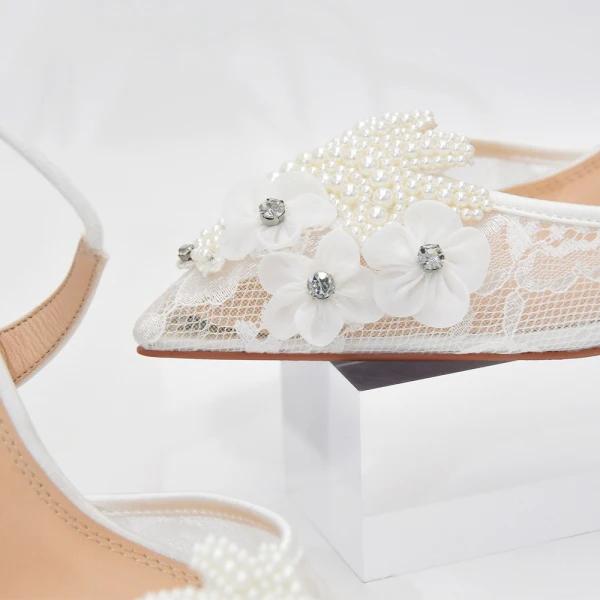 Elegant White Beading Pearl Rhinestone Lace Flower Wedding Shoes 2024 X-Strap 10 cm Stiletto Heels Pointed Toe Wedding Sandals High Heels