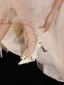 Élégant Blanche Cuir Appliques Chaussure De Mariée 2023 8 cm Talons Épais À Bout Pointu Mariage Escarpins Talons Hauts