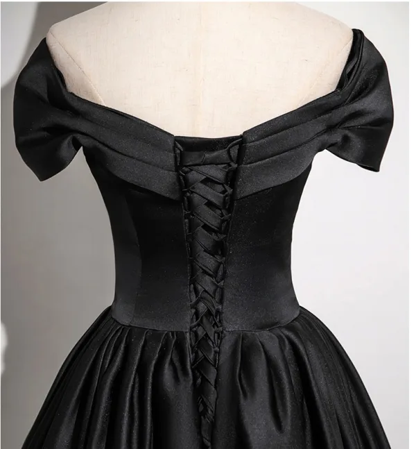 Audrey Hepburn-Stil Schwarz Satin Ballkleider 2024 A Linie V-Ausschnitt Ärmellos Rückenfreies Lange Ball Festliche Kleider