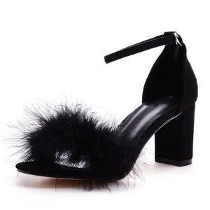 Charmant Noire Plumes Soirée Sandales Femme 2026 Bride Cheville 7 Cm Talons Aiguilles Peep Toes Bout Ouvert Sandales Talons Hauts