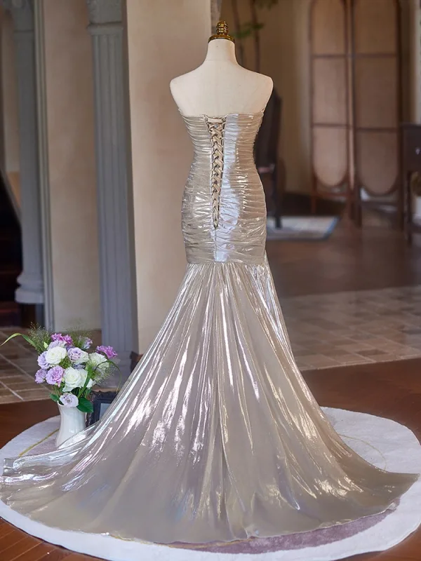 Sexy Argenté Fendue devant Robe De Soirée 2024 Trompette / Sirène Bustier Sans Manches Dos Nu Train De Balayage Soirée Robe De Ceremonie