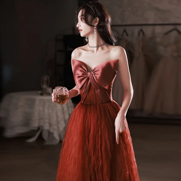 Charming Burgundy Bow Strapless Evening Dresses 2022 A-Line / Princess Sleeveless Backless Floor-Length / Long Evening Party Formal Dresses