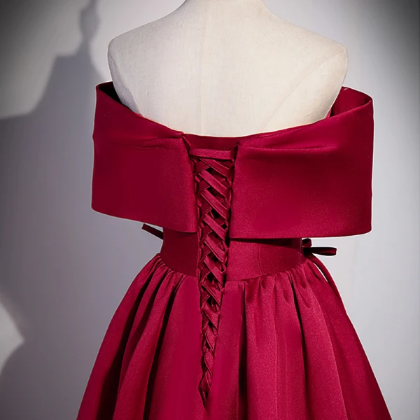 Chic / Beautiful Burgundy Satin Prom Dresses 2022 A-Line / Princess Off-The-Shoulder Bow Short Sleeve Backless Pearl Floor-Length / Long Prom Formal Dresses