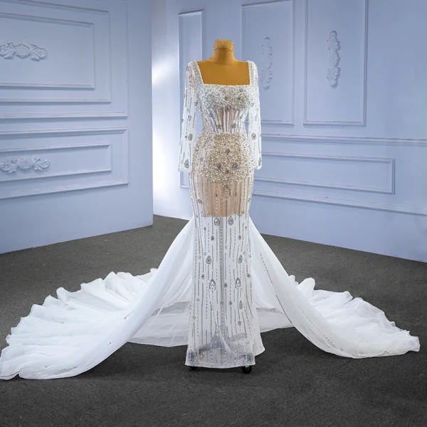 Luxe Blanche Fait main Perlage Perle Faux Diamant Robe De Mariée 2023 Trompette / Sirène Encolure Carrée Manches Longues Dos Nu Chapel Train Mariage